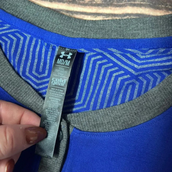 Under Armour Women's‎ ColdGear Infrared Henley Blue Size Medium Casual Top - Picture 2 of 3